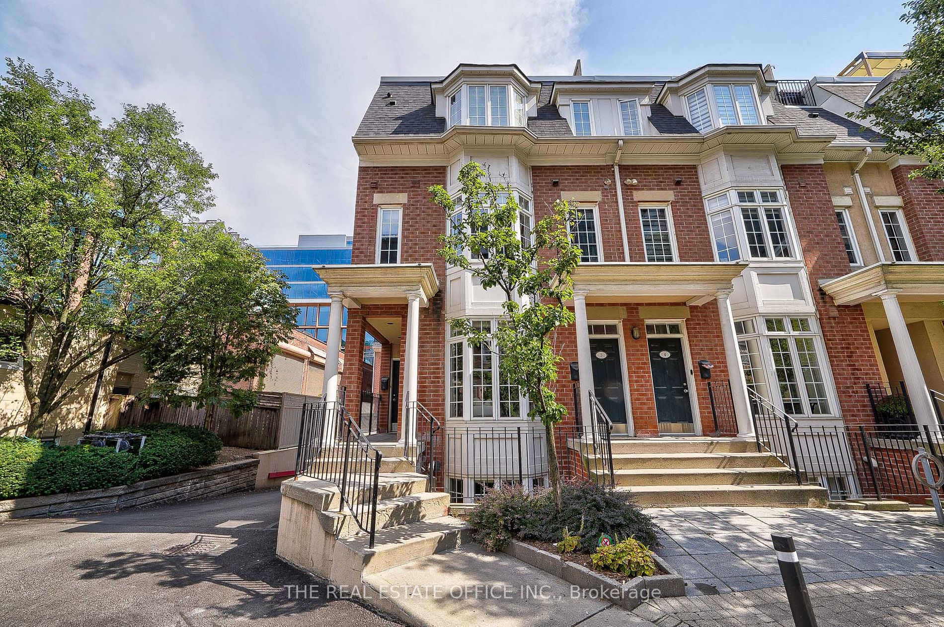 2-Storey in Toronto