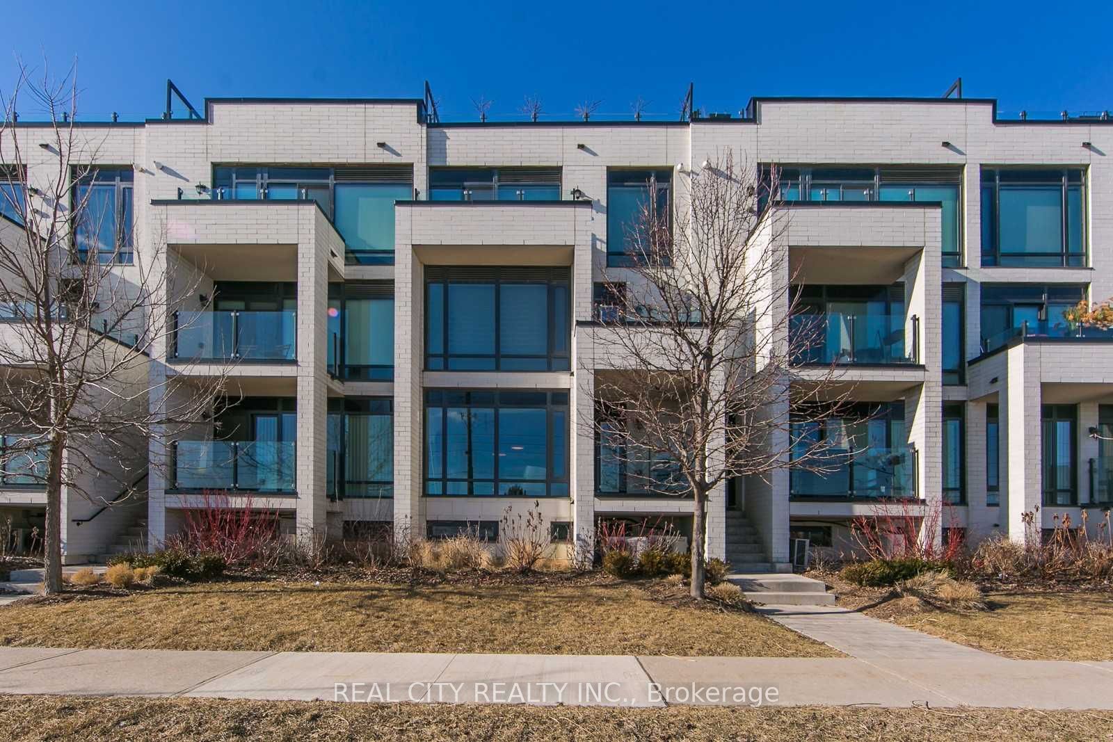 Stacked Townhse in Toronto