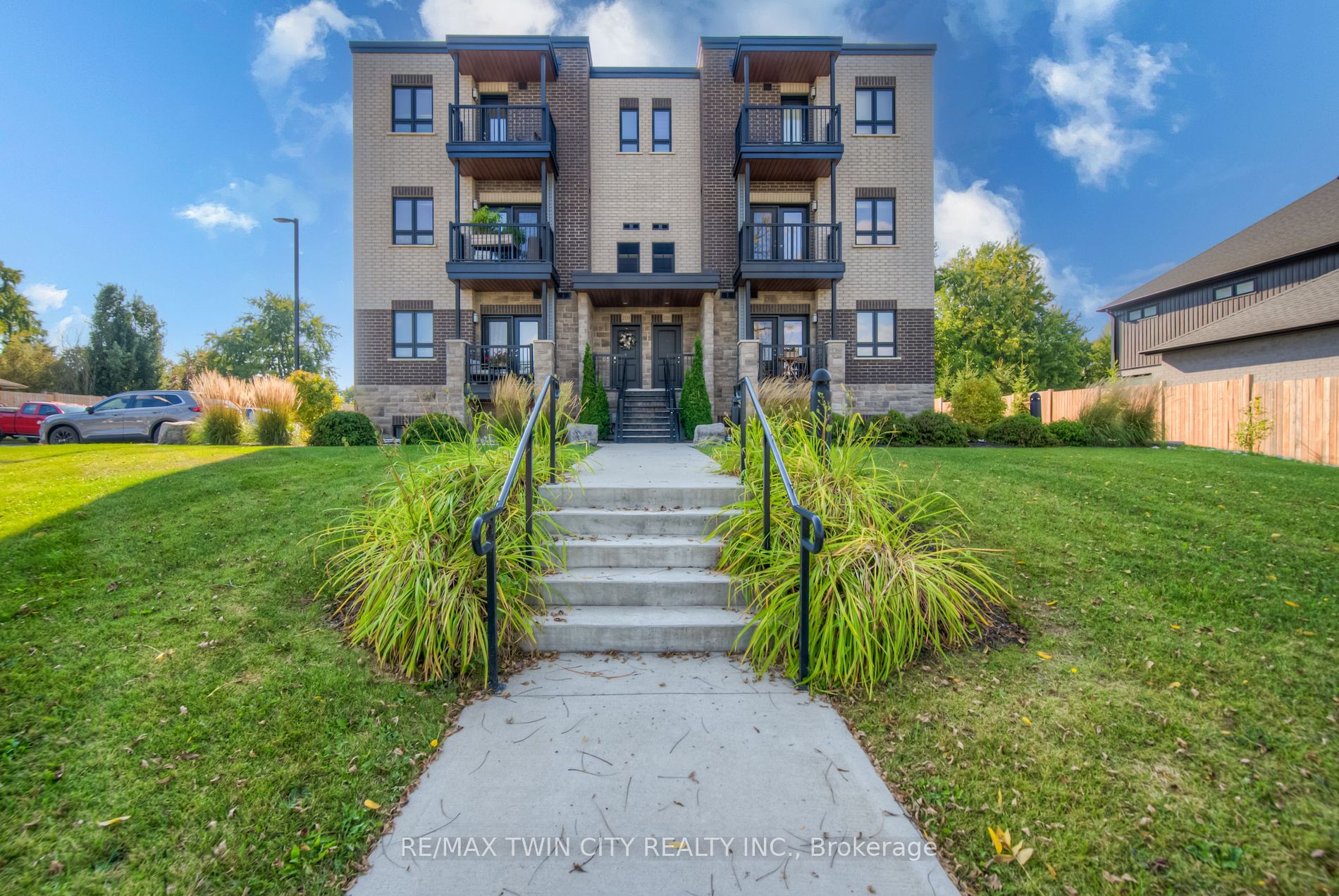 Stacked Townhse in Waterloo