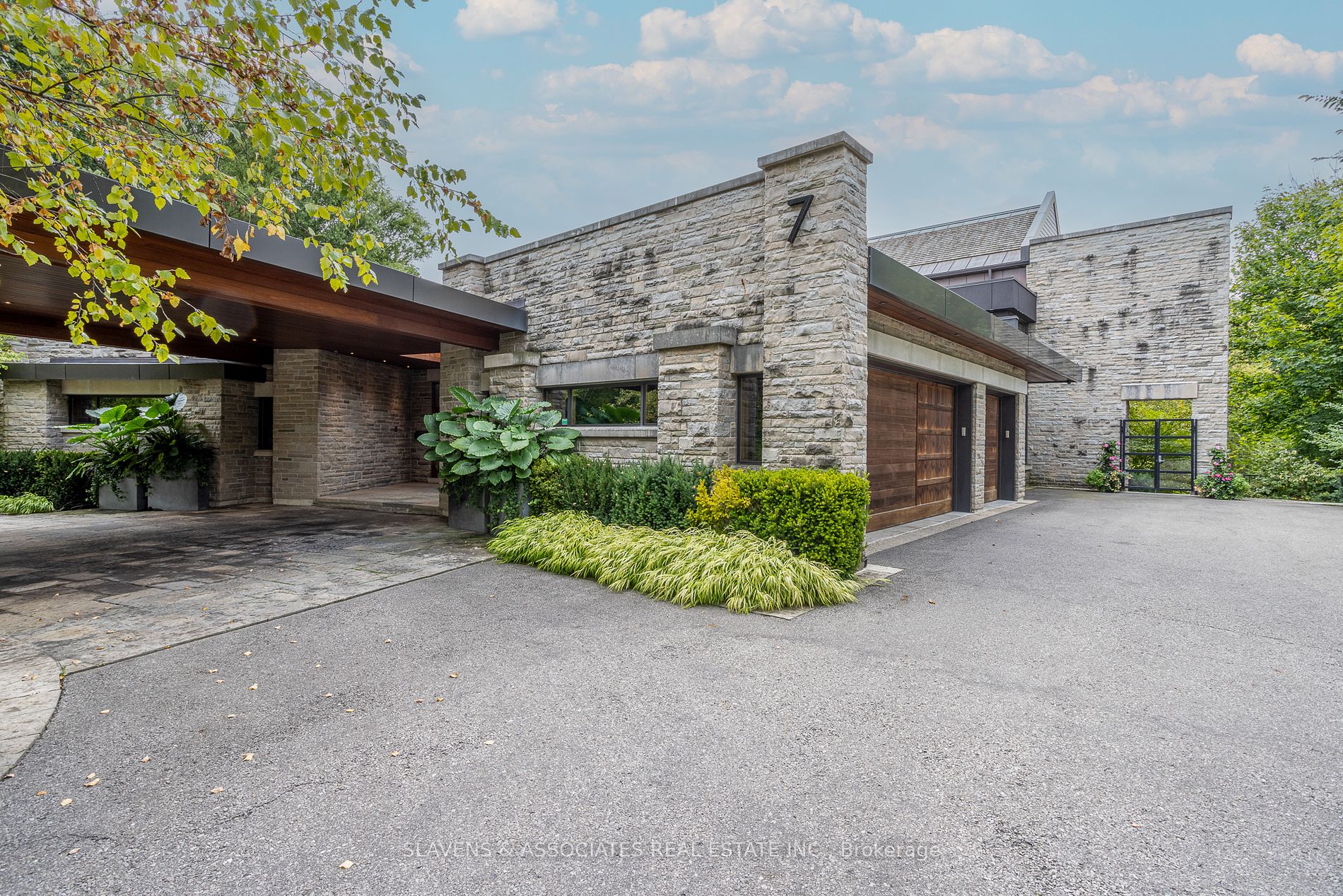 2-Storey in Toronto