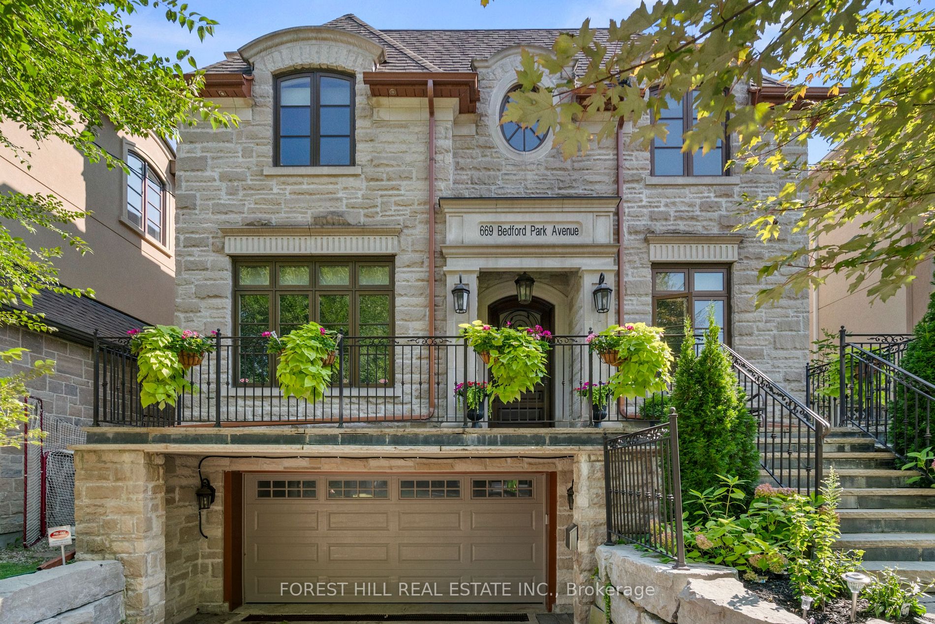 2-Storey in Toronto