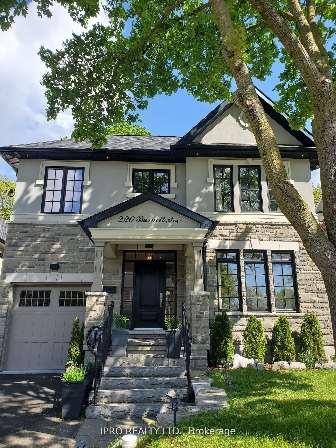 2-Storey in Toronto