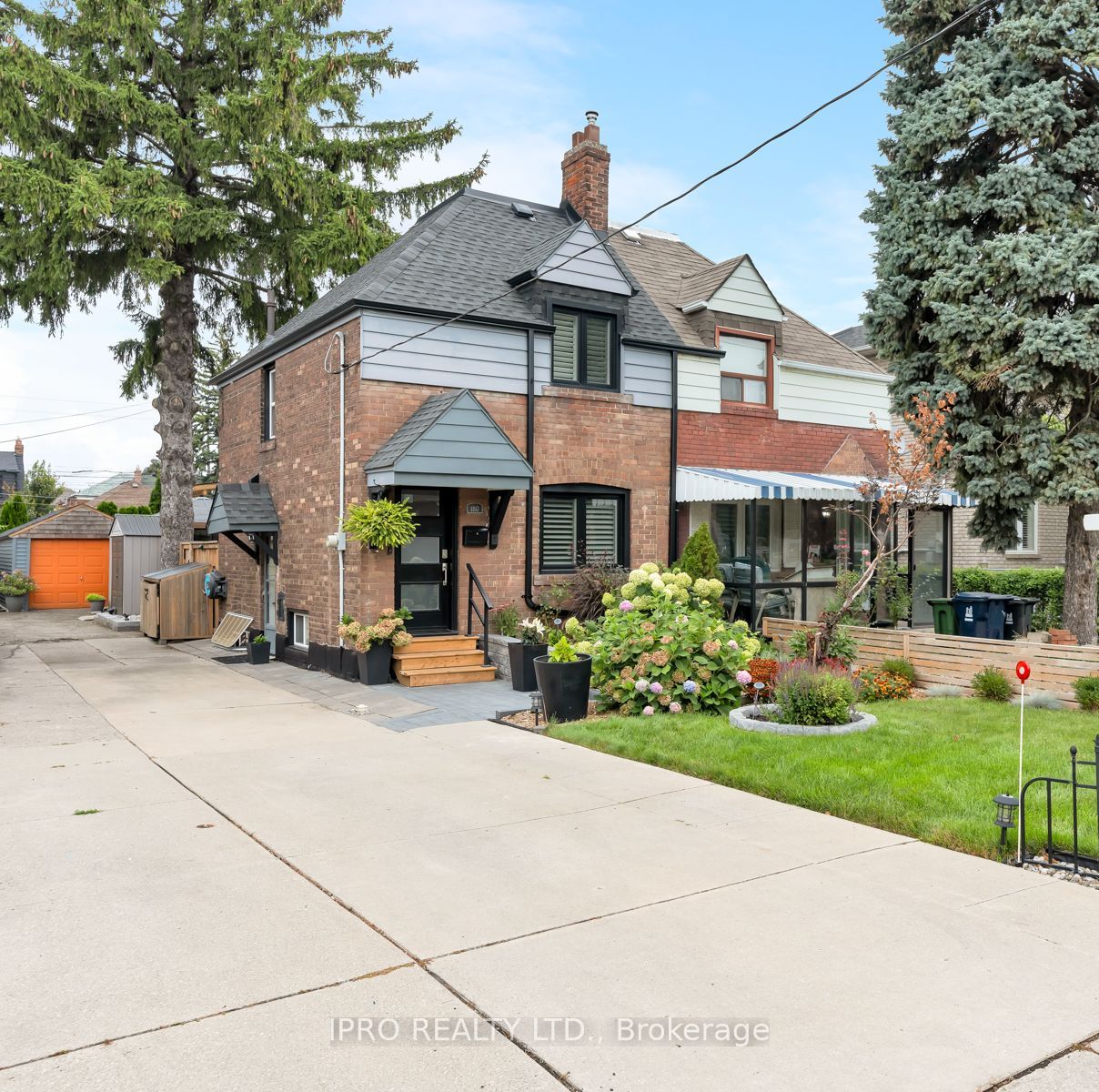 2-Storey in Toronto