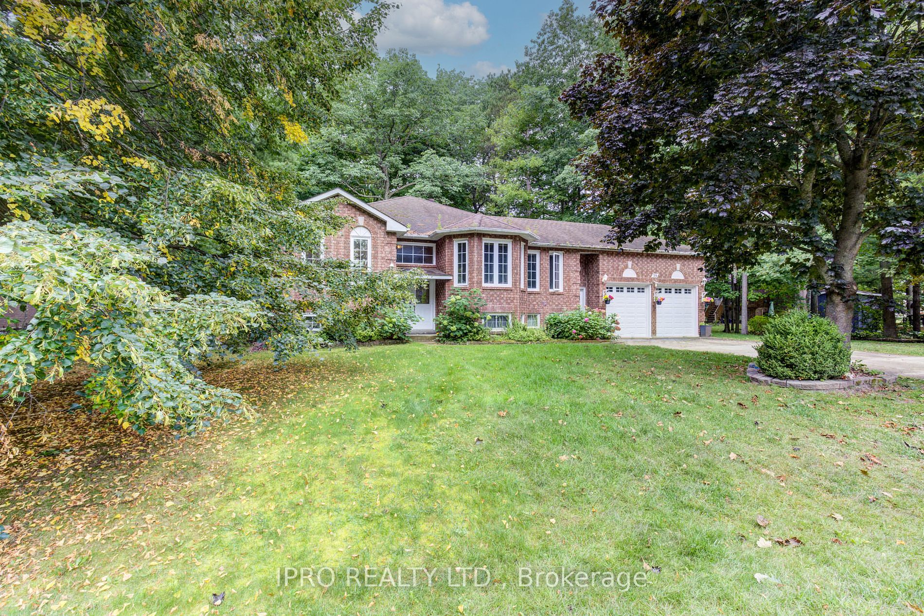 Bungalow-Raised in Simcoe