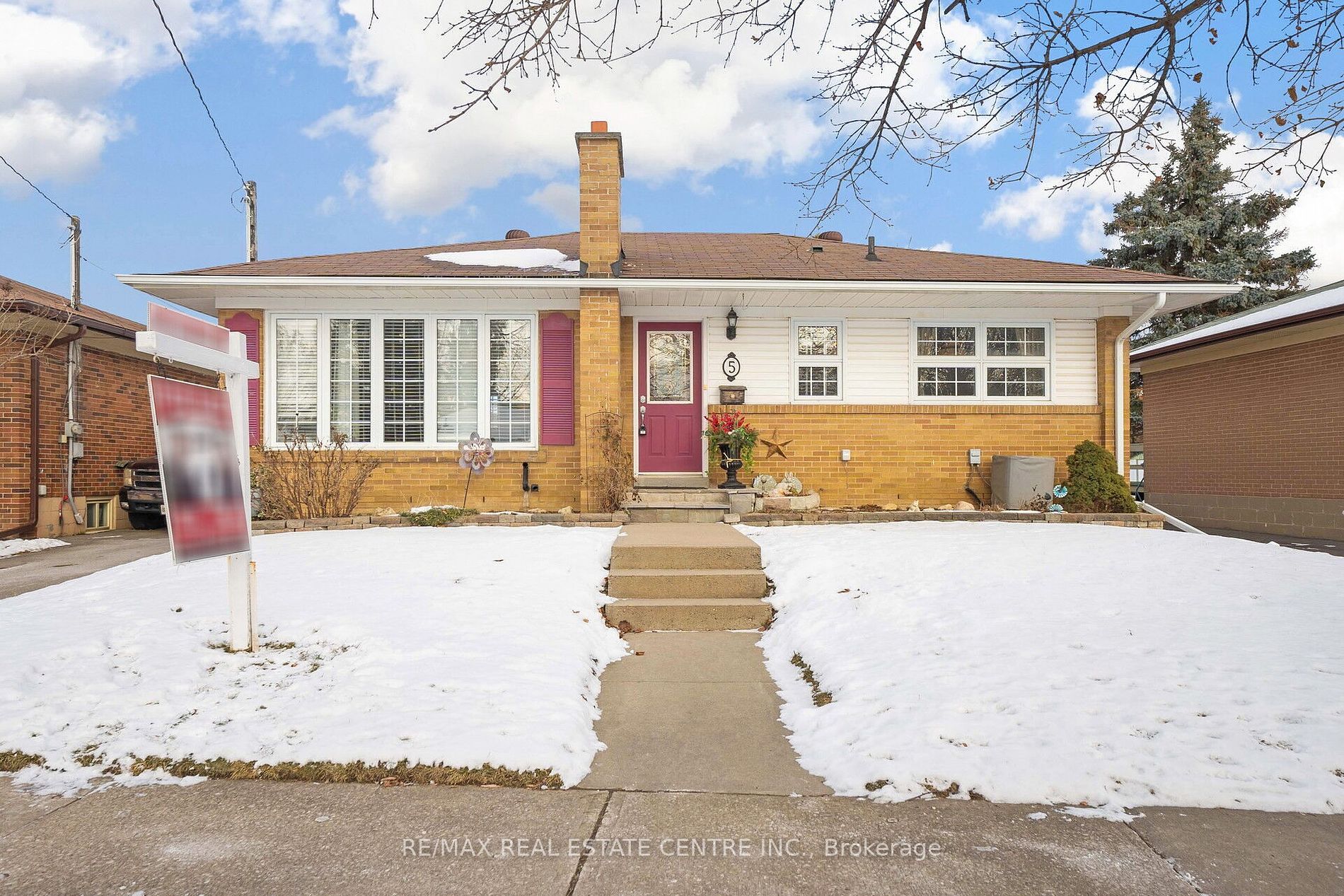 Bungalow-Raised in Peel