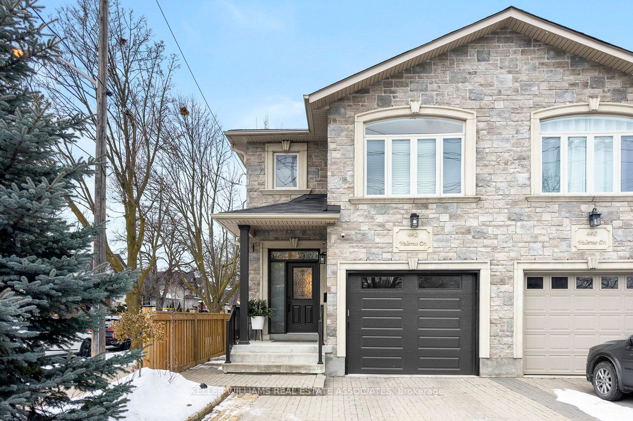 2-Storey in Toronto