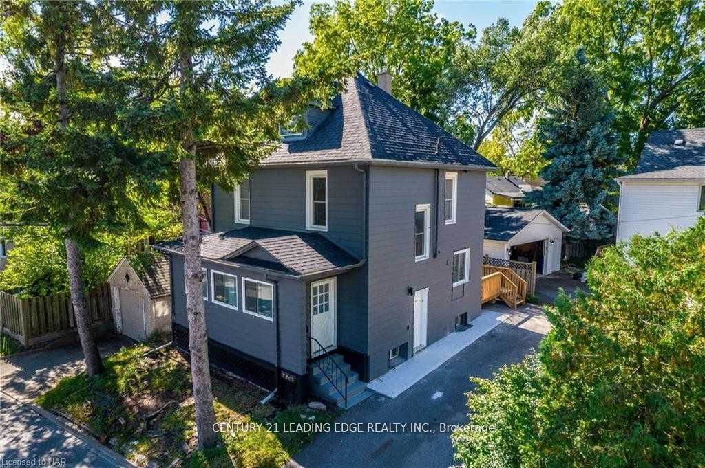 2 1/2 Storey in Niagara