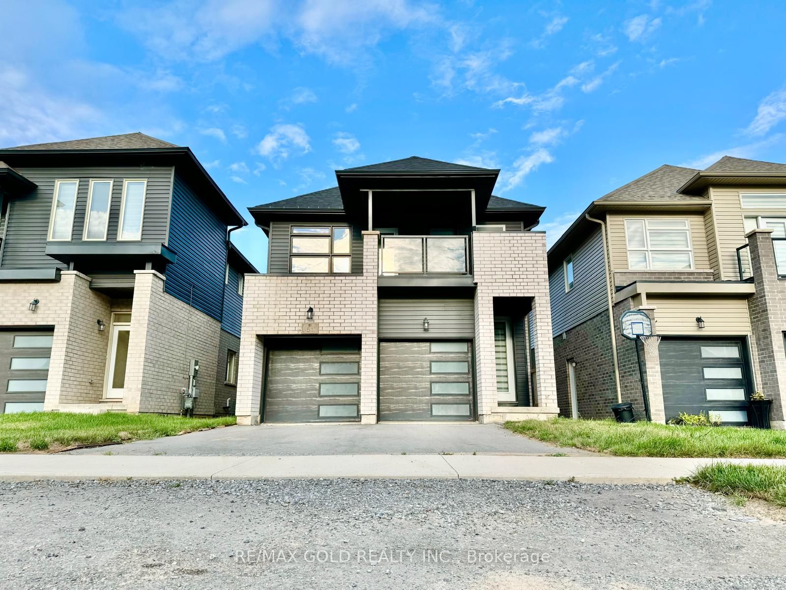 2-Storey in Niagara