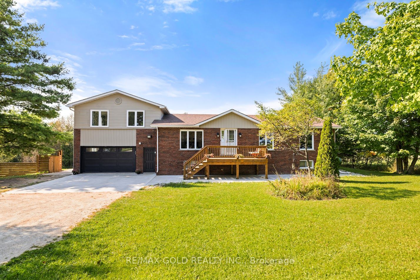 Bungalow-Raised in Dufferin