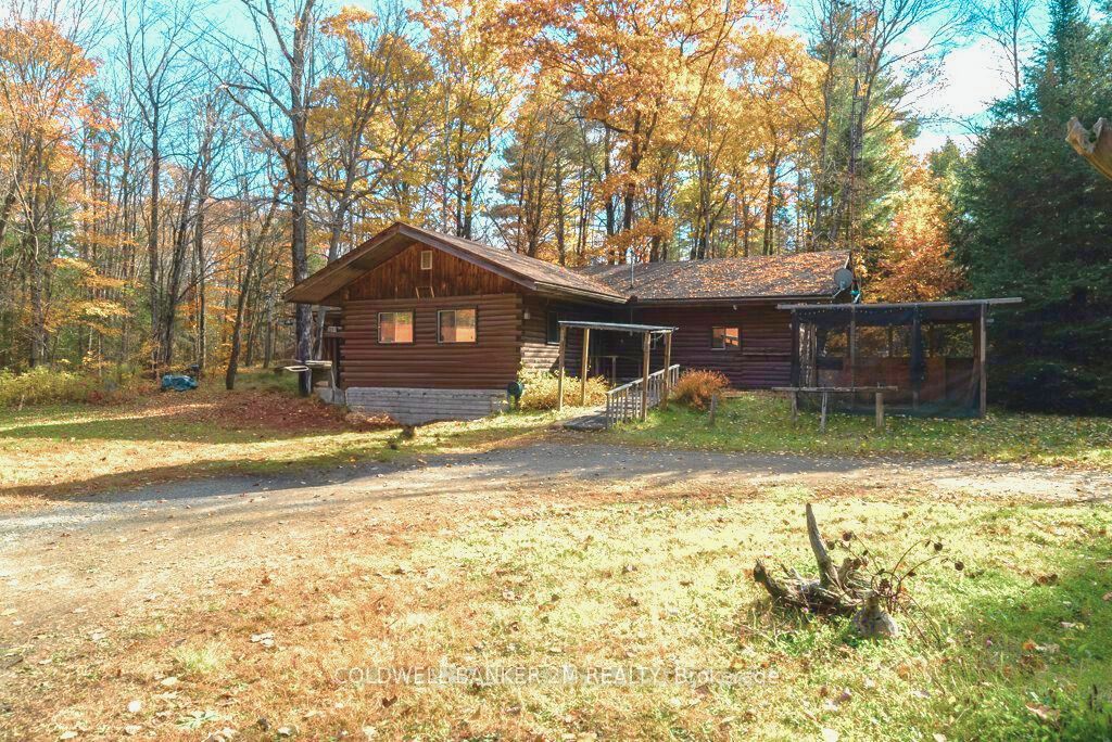 Bungalow in Lennox & Addington